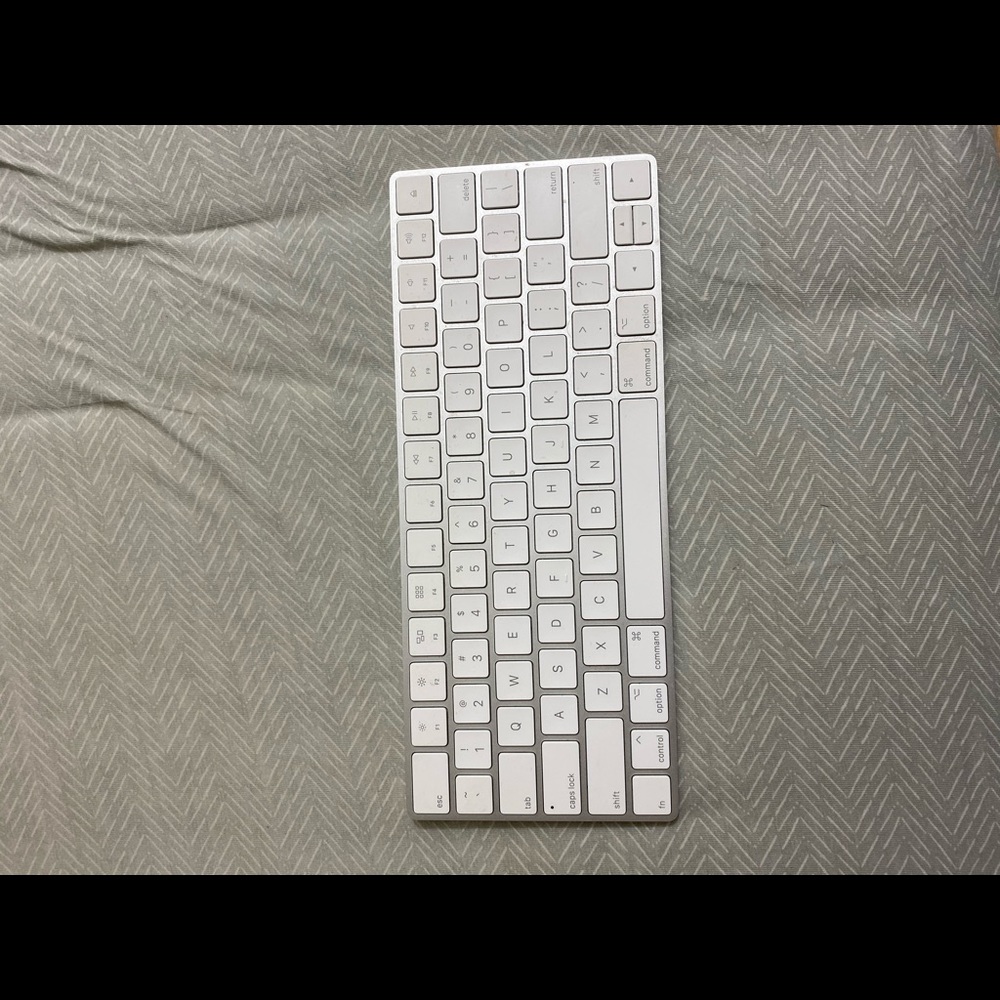 Apple keyboard (wireless) brand new //